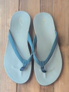 OluKai Women's Blue Gray Flip Flop Sandals